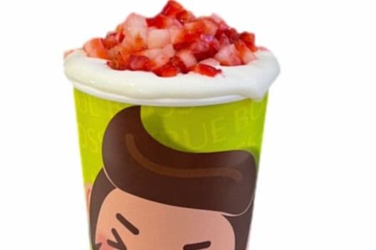 Strawberry Green Tea with Cheese Milk Foam (芝士草莓绿茶)