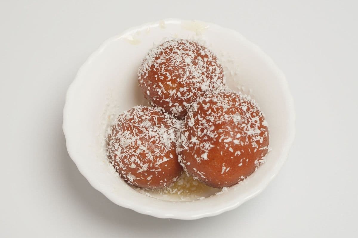 Hot Gulab Jamun (2 Pcs)