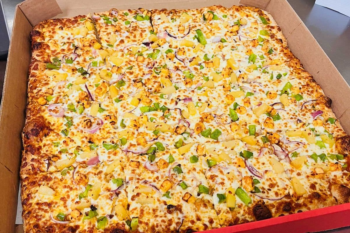 18" Square Tandoori Paneer Pizza