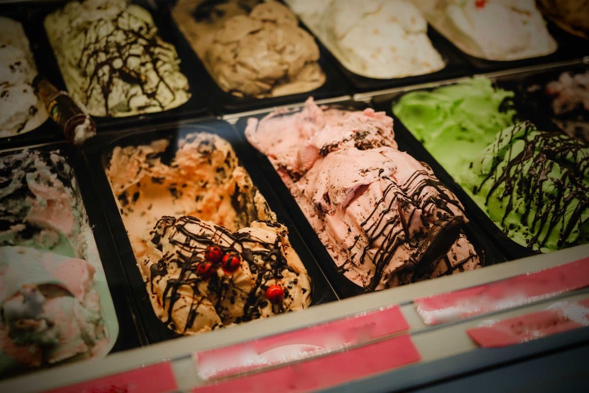 Black Jack Cherry Yogurt Ice Cream (Regular)
