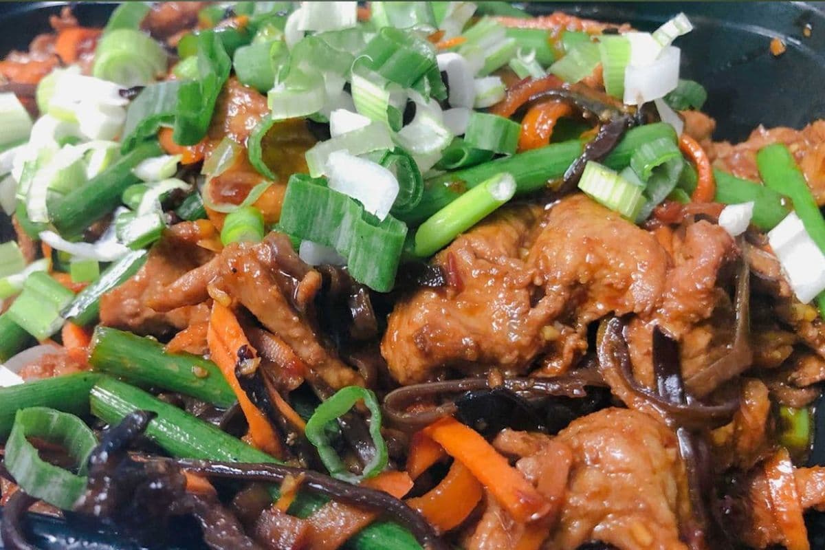C20. Pork with Garlic Sauce 鱼香肉丝