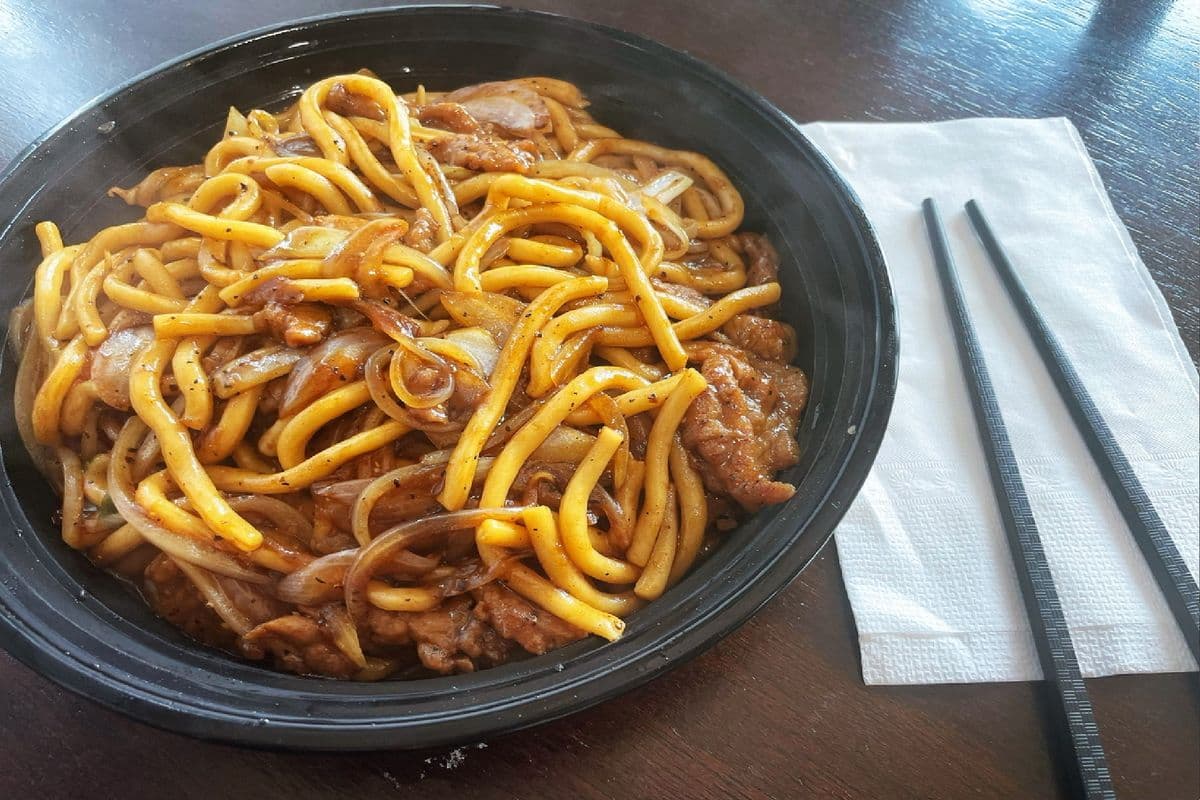 39. Beef Black Pepper Noodles黑牛粗面