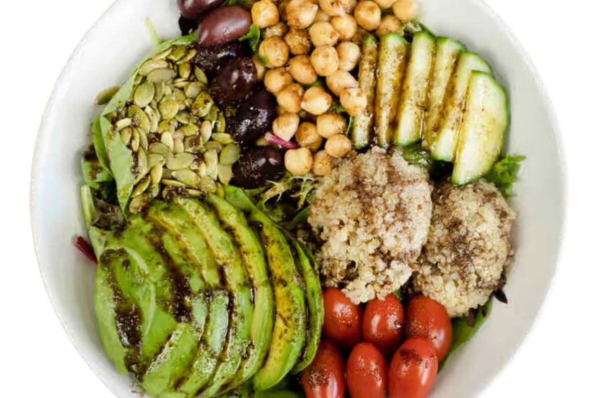 Mixed Greens and Quinoa Organic Salad