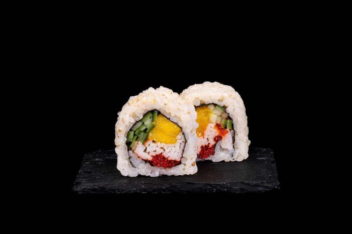 C14. Mango California Roll (8pcs)