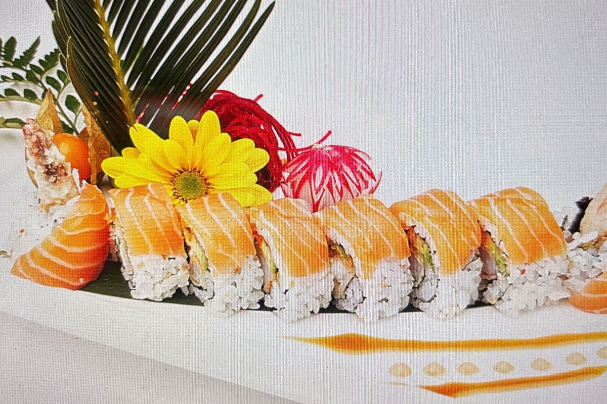 Red Dragon Roll (8 pcs)