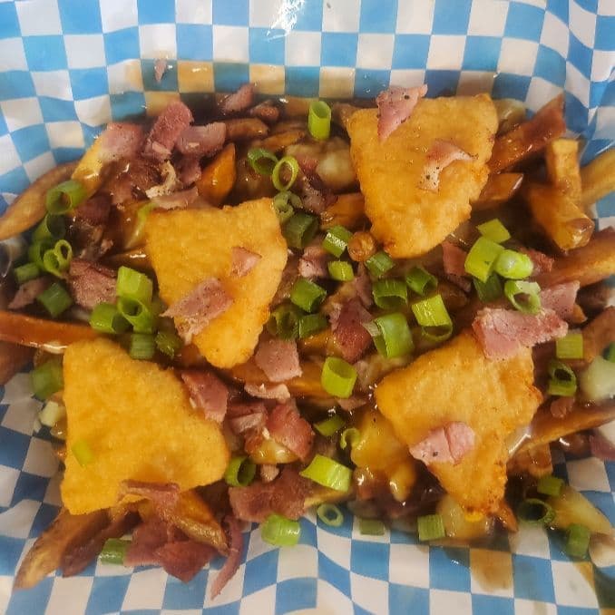 Loaded Mac & Cheese Poutine 