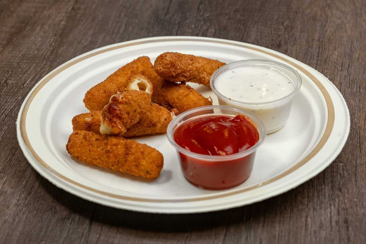 Mozzarella Sticks (6 pcs)