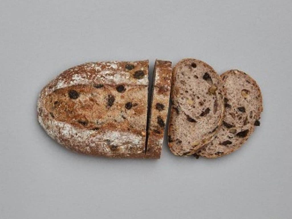 Nuts & Raisins