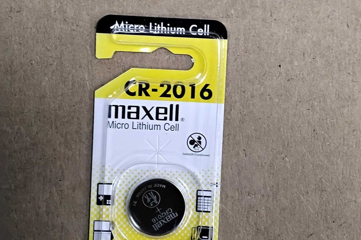 Maxell Micro lithium cell CR2016