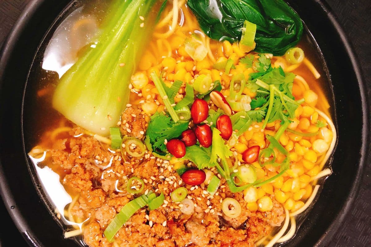 B1 Garden Peas and Chopped pork Noodles (With Soup/Without Soup)