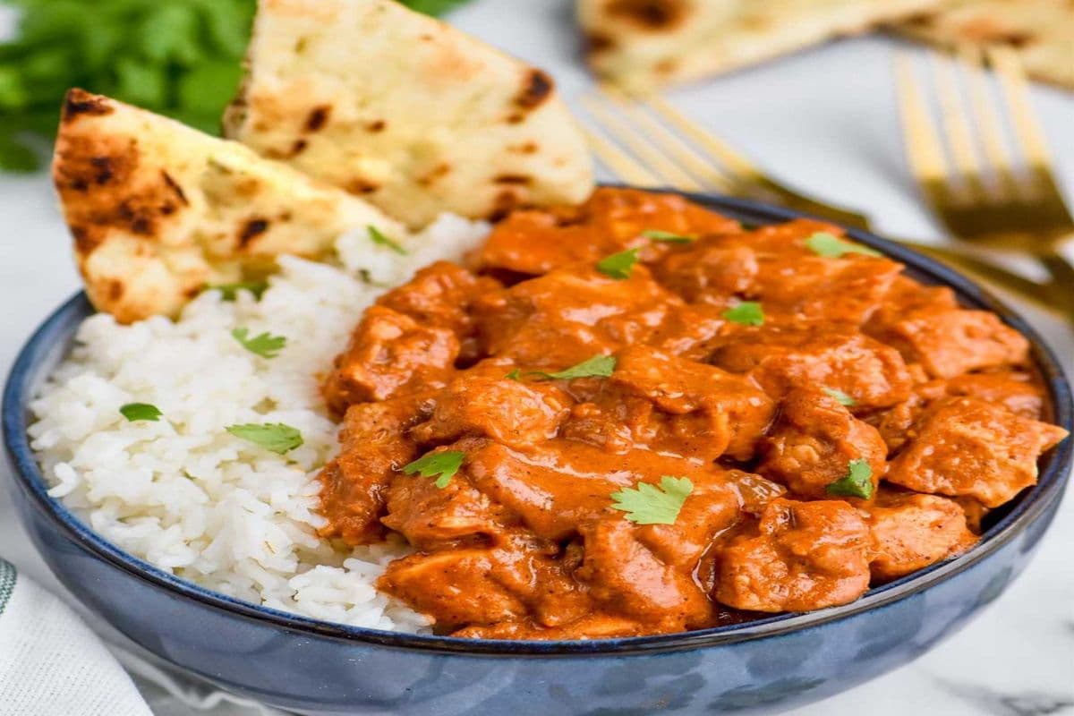 Butter Chicken Rice Bowl with nan bread
