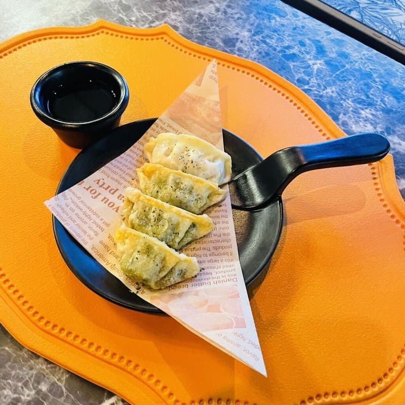 Veggie mandoo frit / FRIED VEGGIE MANDOO (4 PCS)