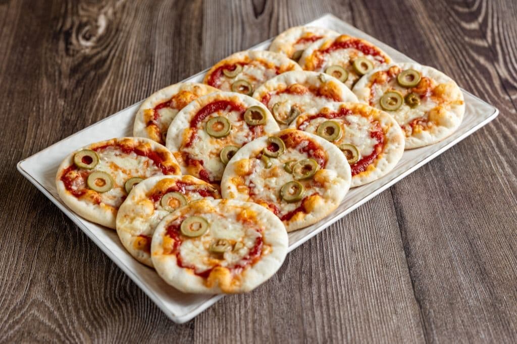 Mini pizza (12 mcx) / Mini Pizza (12 Pcs)