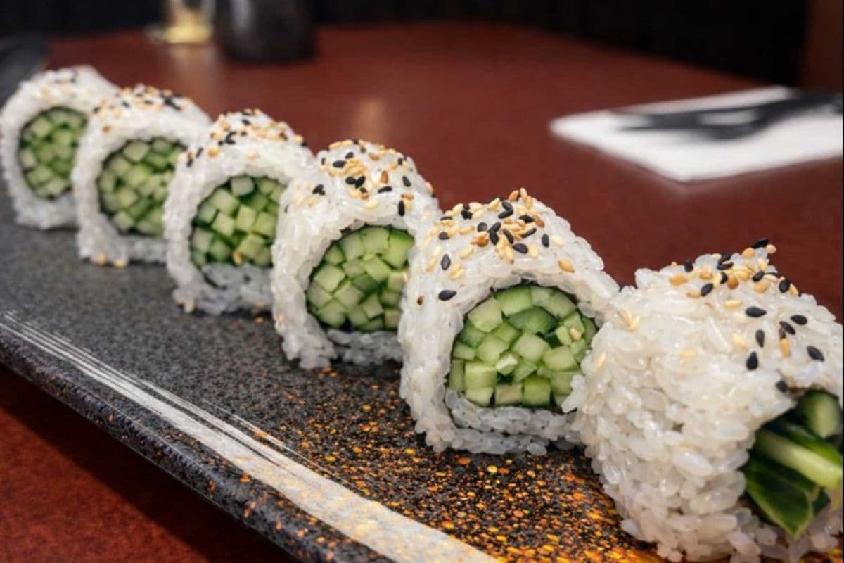 MR 3. Cucumber Roll (6 pcs)