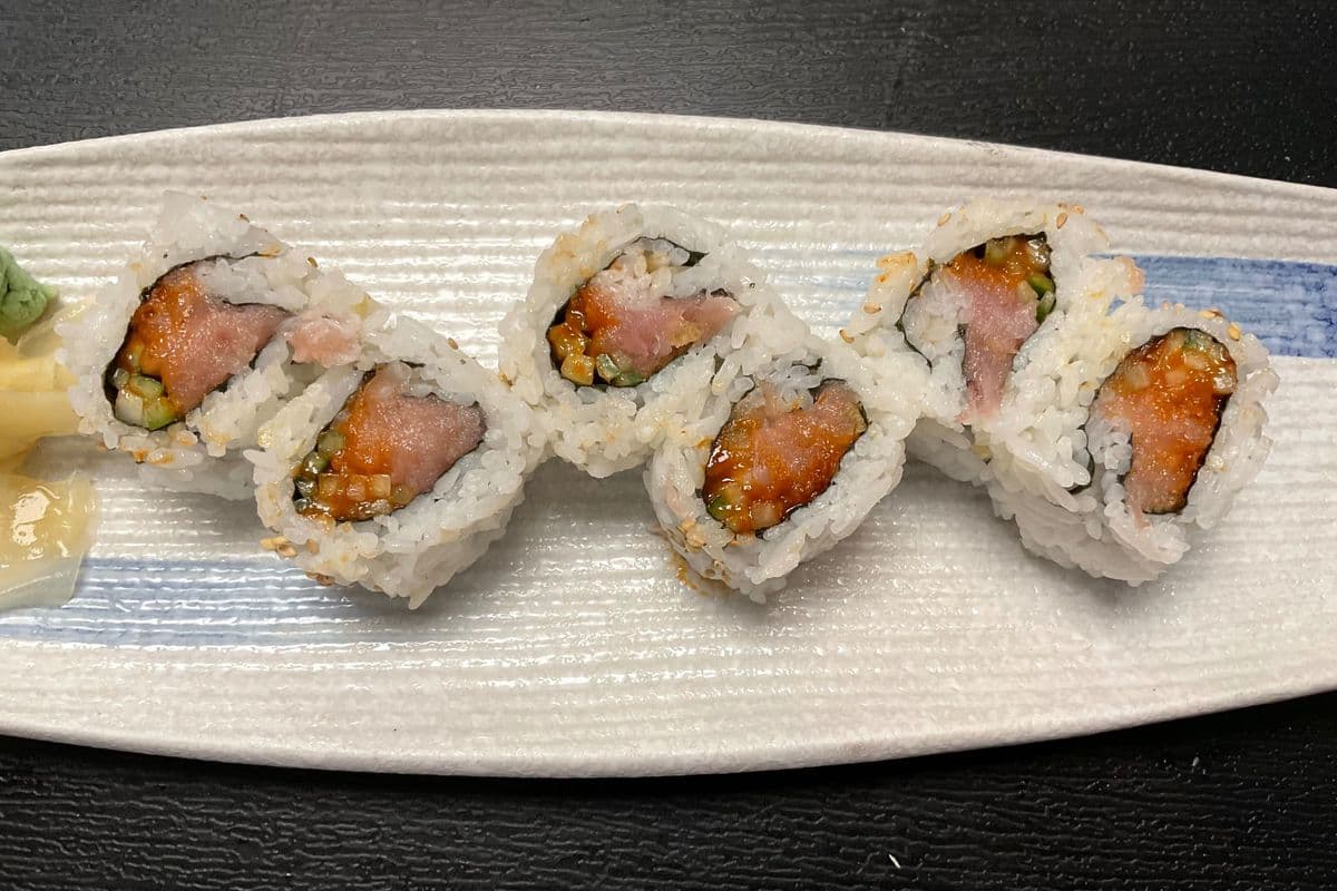 Spicy Tuna Roll (6 pcs)