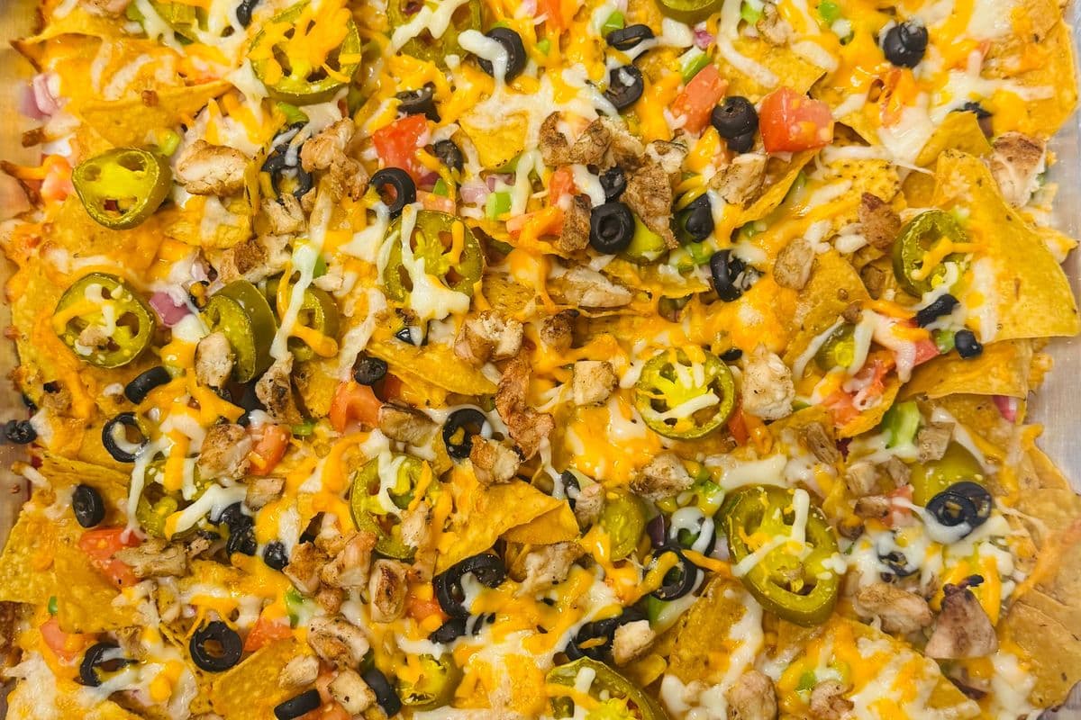 BUNKERS LOADED NACHOS FULL ORDER