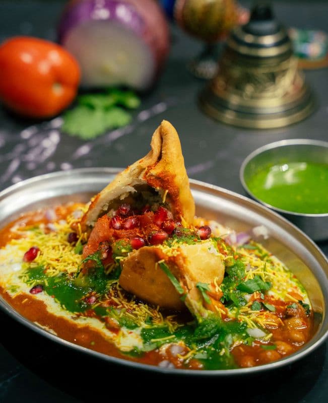 Chana Samosa Chaat / Chana Samosa Chaat