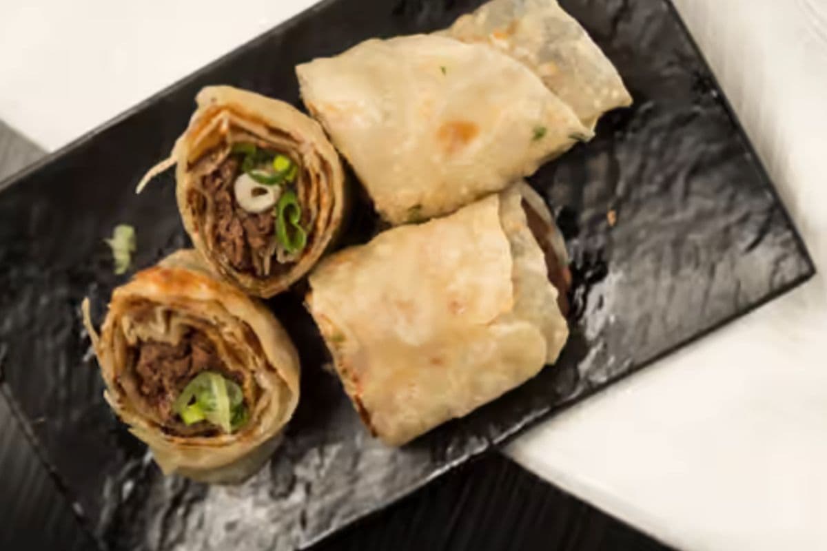 Five Spice Beef in Chinese Pancake 大餅夾牛肉