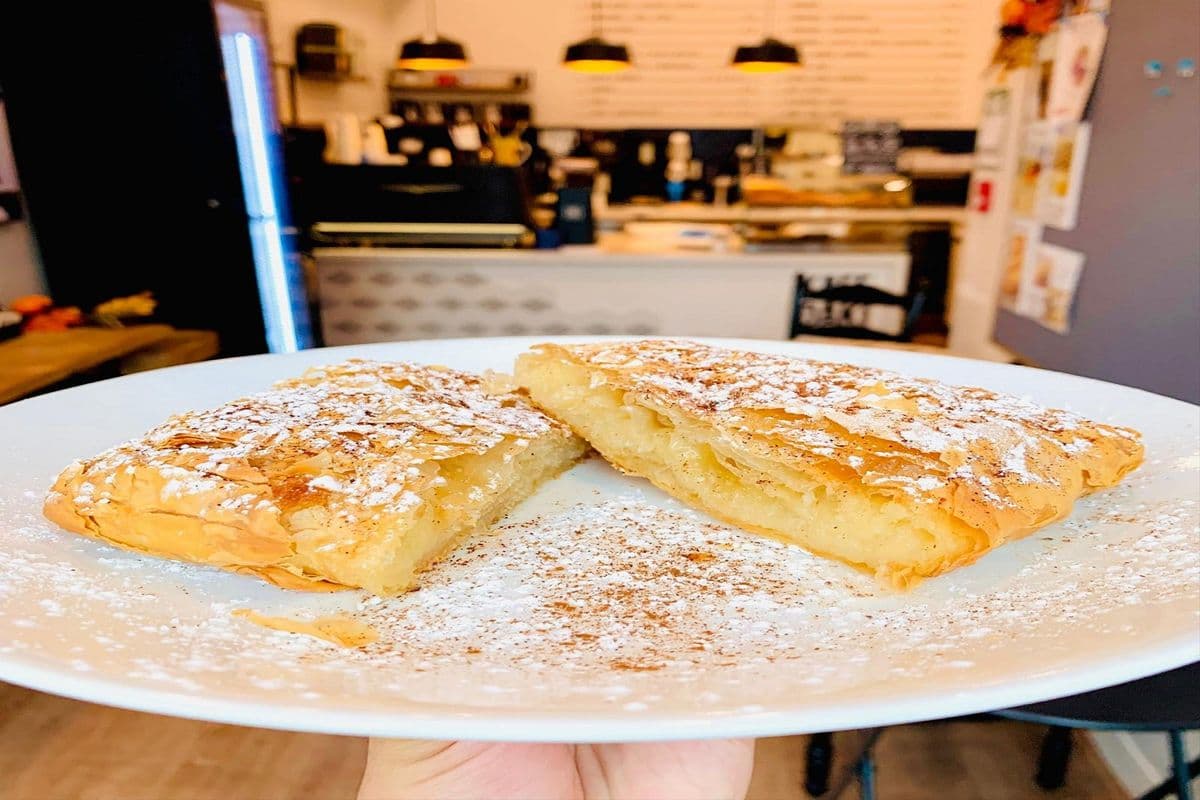 Bougatsa (270 gr) - Phyllo filled with Vanilla Custard (270gr)