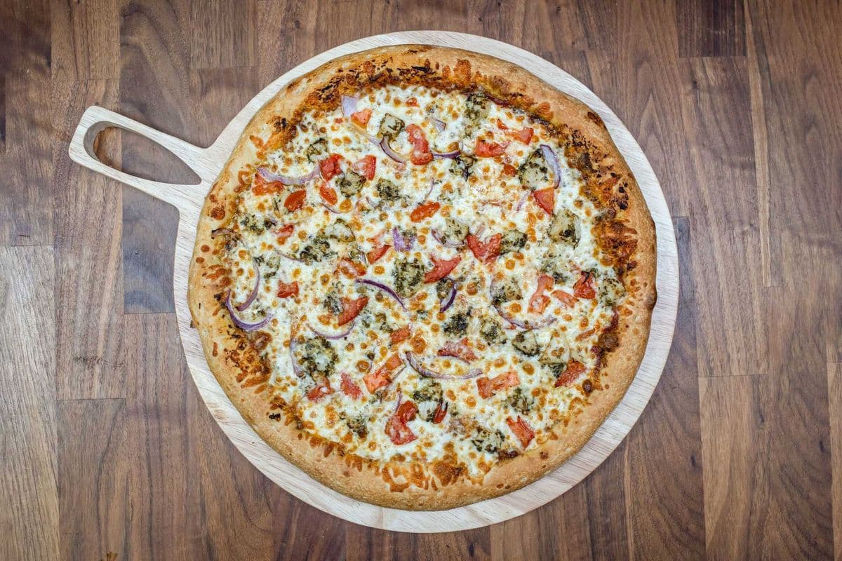 Pesto Chicken Pizza (14" Large)