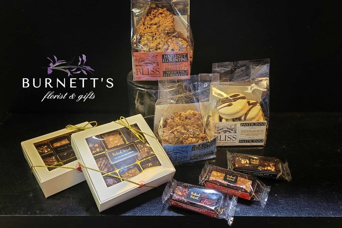 Naked Velvet chocolate box (9 pc)