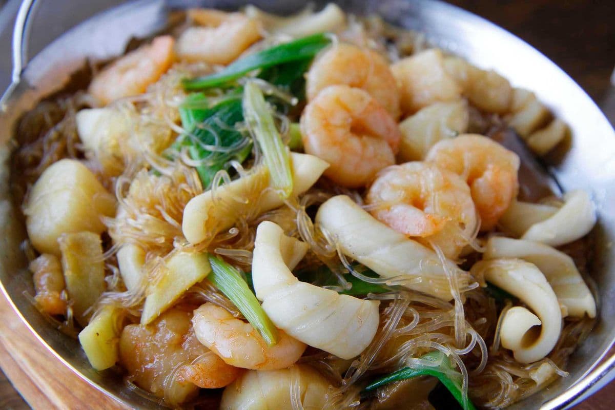 Simmer Assorted Seafood with Vermicelli 海鮮粉絲煲