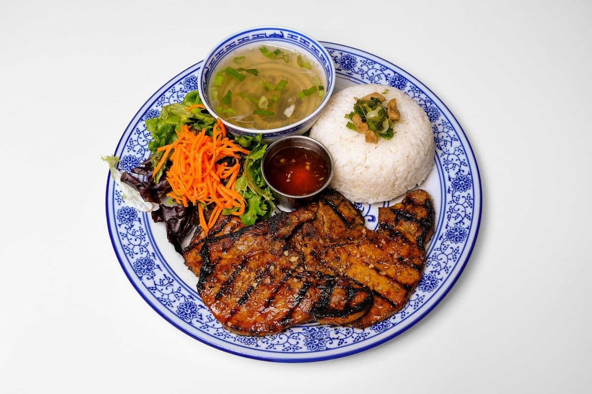 40. Lemongrass Pork Chops (Com Suon Nuong Sa)