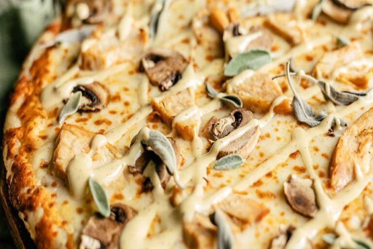 15. 12" Medium Chicken Mushroom Pizza