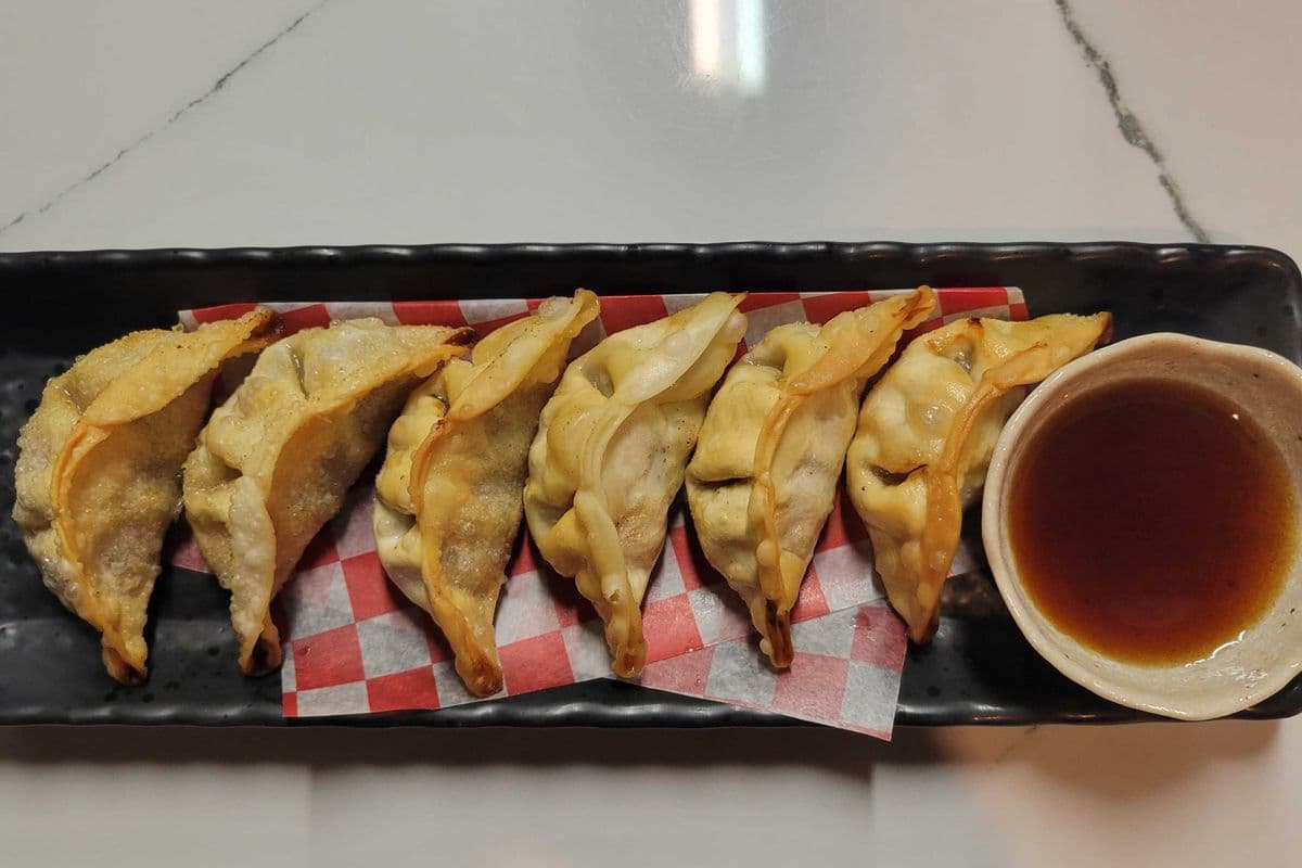 Deep Fried Gyoza (6 pcs)