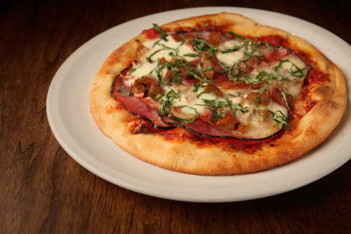 Classic Italian Pizza
