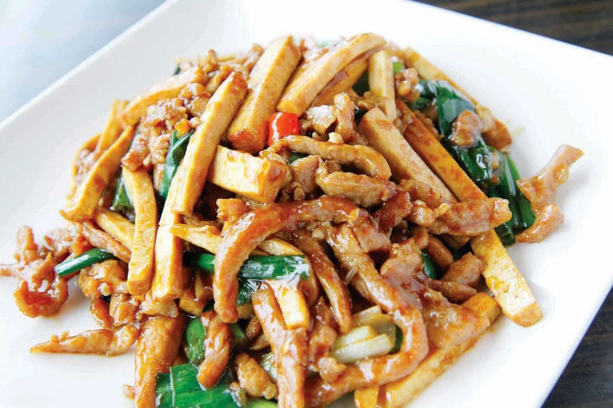 Stir-Fried Shredded Pork and Bean Curd with Chili Pepper 干絲肉絲