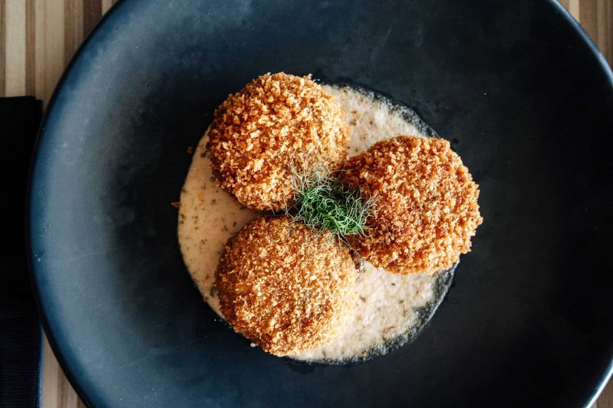 CRAB CAKES
