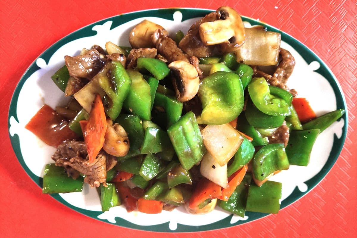 F002. Beef or Pork with Green Peppers, Mushrooms