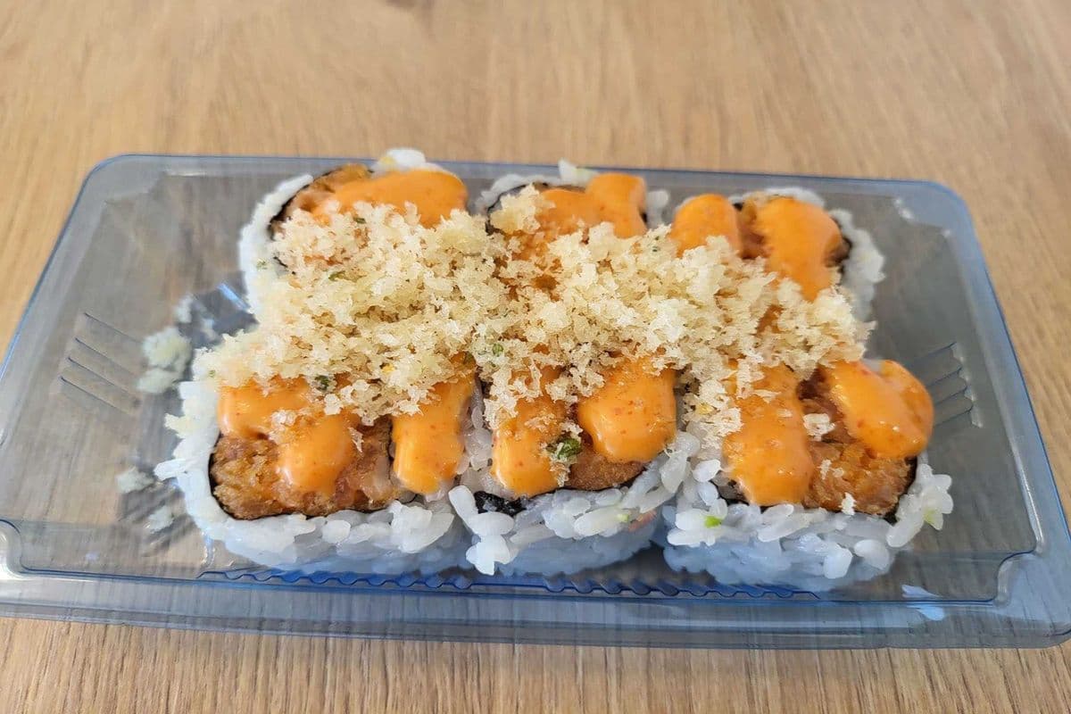 Spicy Salmon Roll (6 pcs)