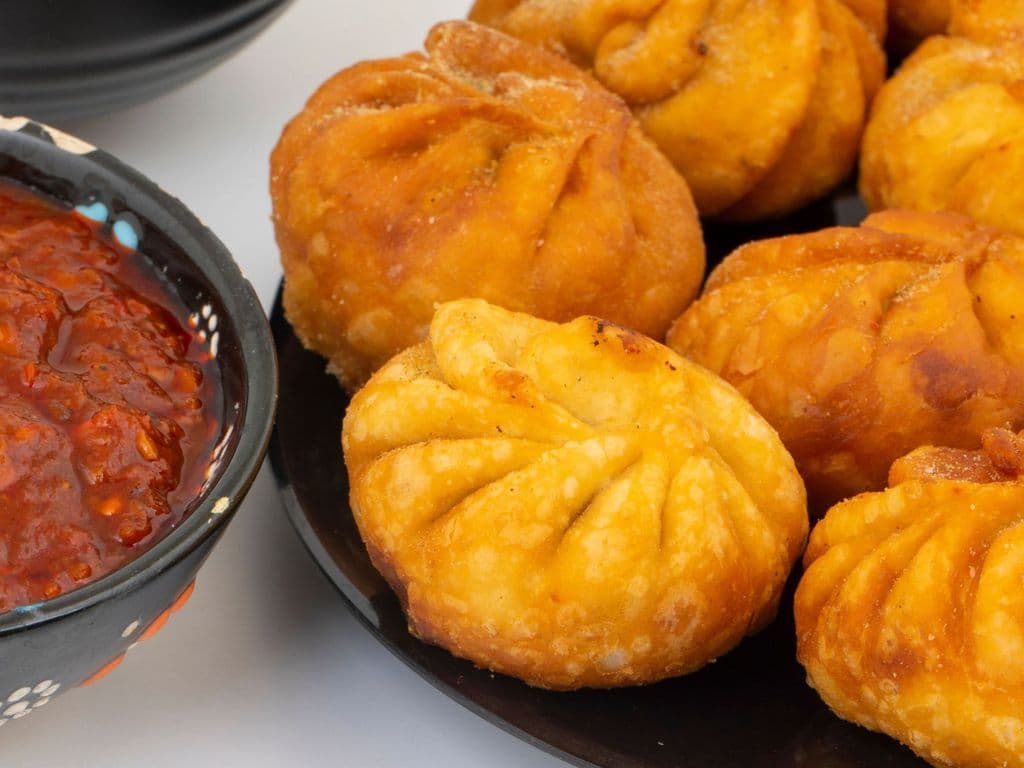 Fried Chicken Momos (8 Pcs)