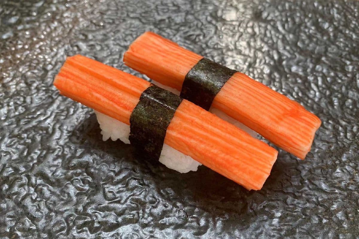 H11. Crabmeat (2pcs) 蟹⾁棒寿司