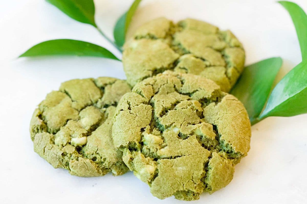 Biscuits au matcha et au chocolat blanc - 6 unités / Matcha & White Chocolate Cookies - 6 pieces (40g par biscuit) (149 Cal)