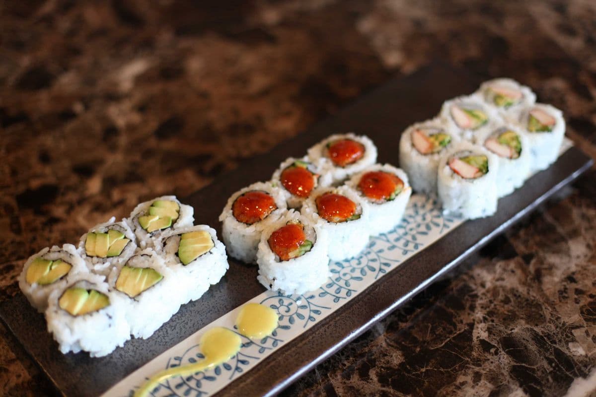RC3) Spicy Tuna, California, Avocado