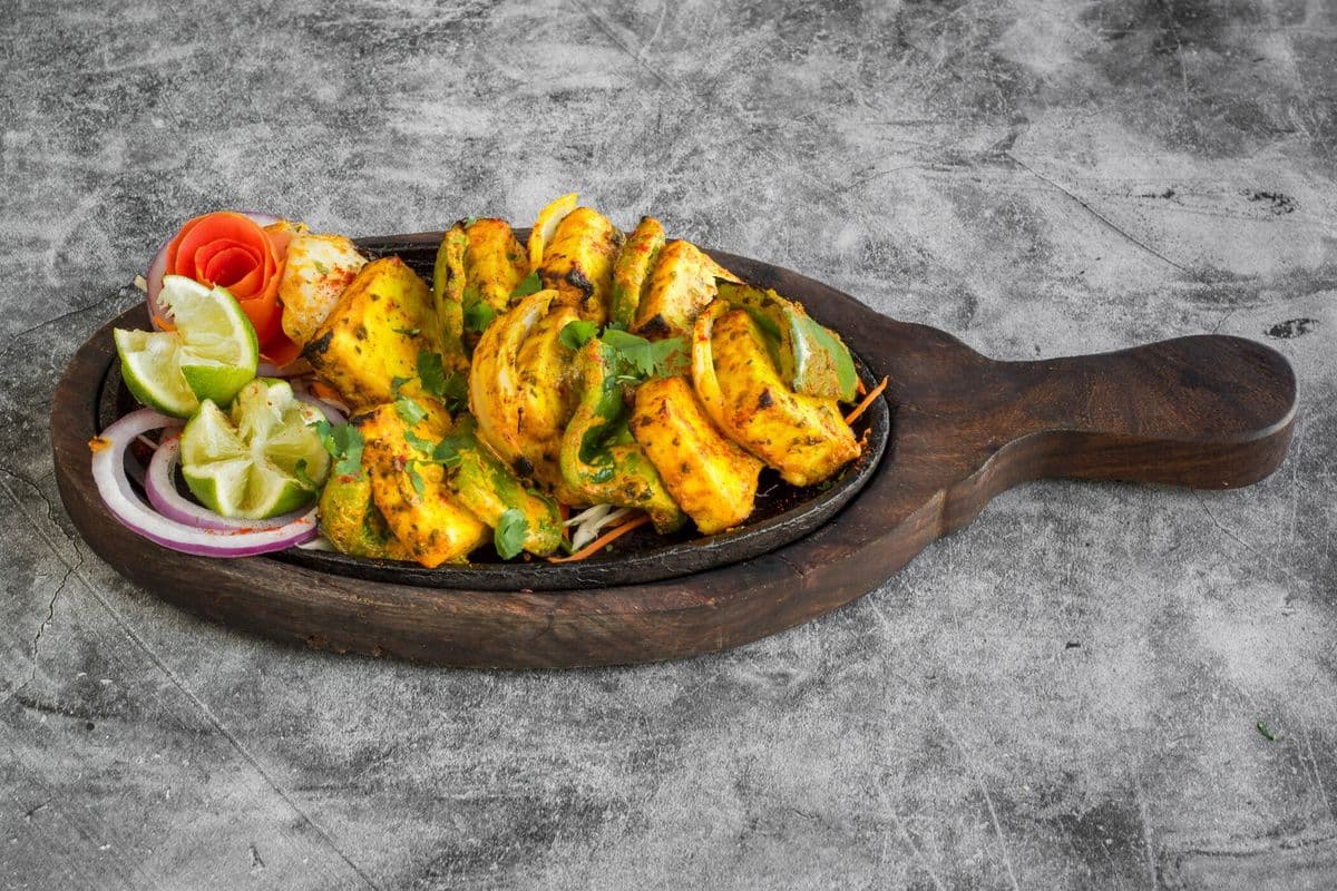 Achari Paneer Tikka (8 Pieces)