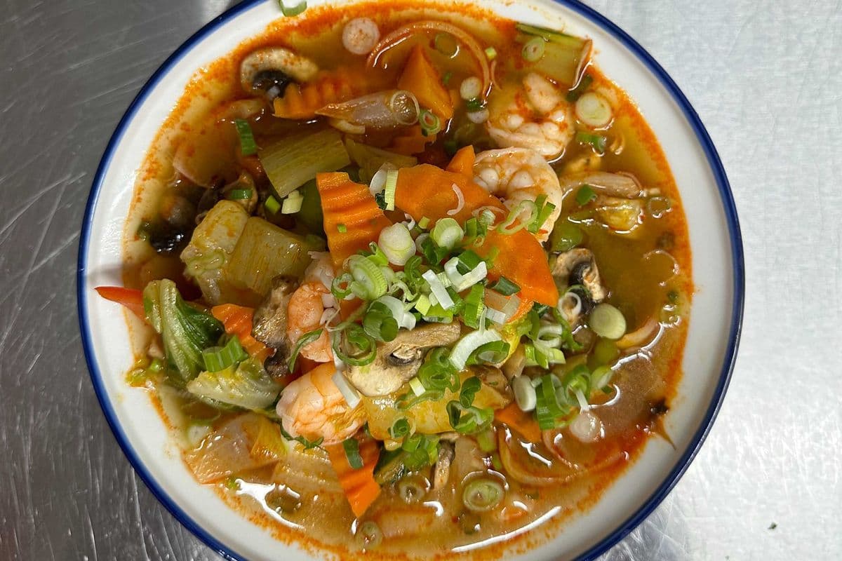 B7. Thai Shrimp Tom Yum Soup _Medium