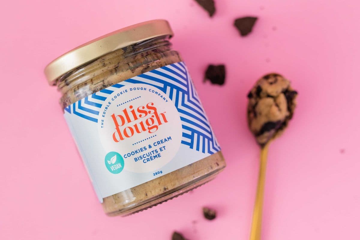 Snack Size Cookies and Cream Vegan Cookie Dough (280 g)