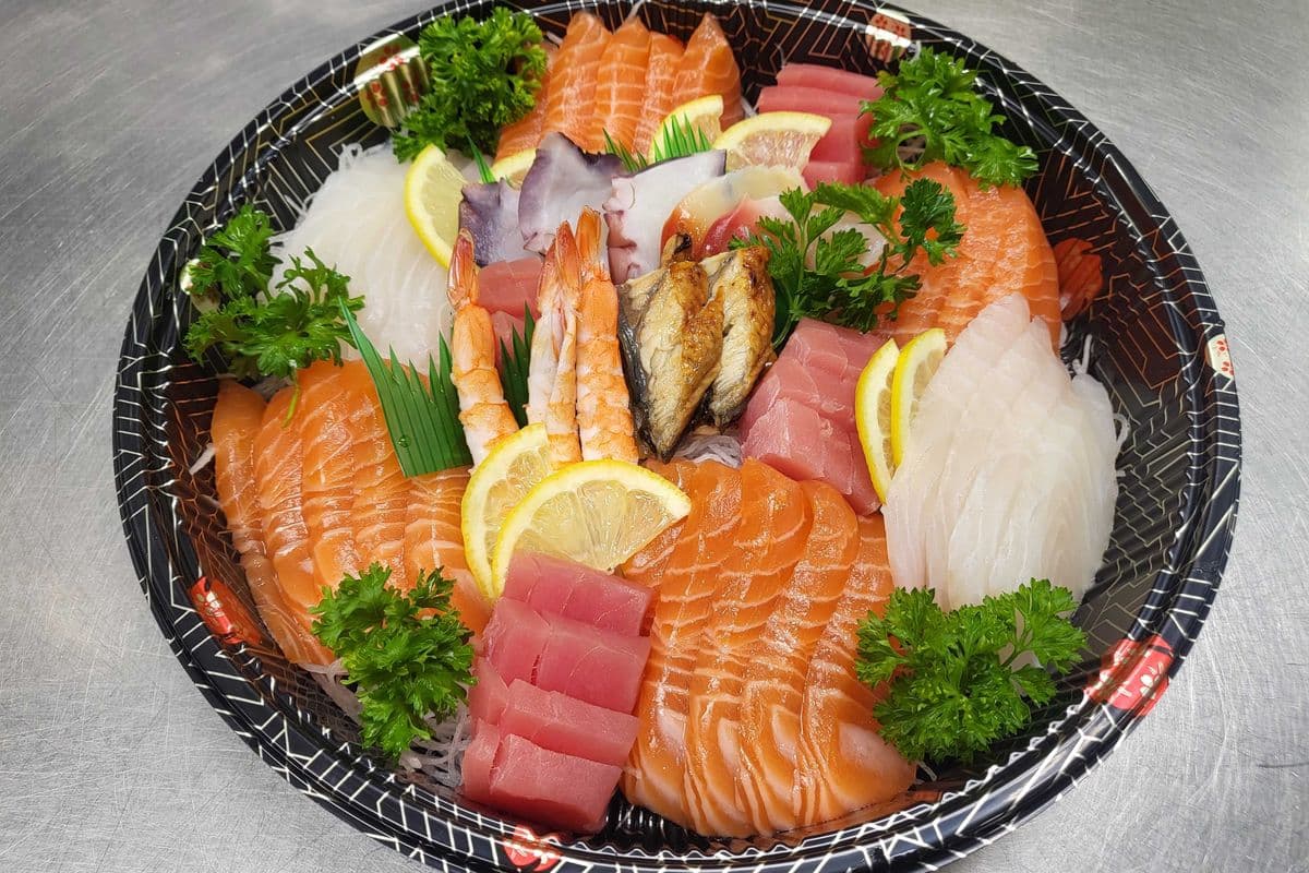 ST2. Sashimi Tray B (45 pcs)