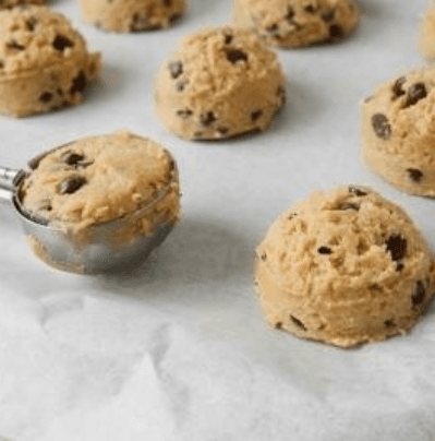 6 Biscuits aux Morceaux de Chocolat Surgelé à Cuire / 6 Frozen Chocolate Chip Cookies to Bake
