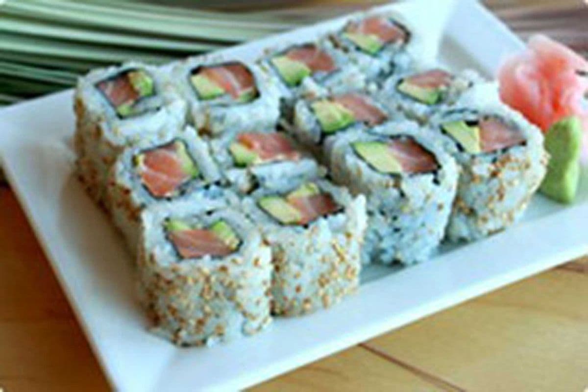 Avocado Tuna Roll (8pcs)