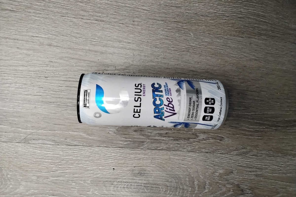 Celsius arctic vibe (sparkling frozen berry edition) (355ml)