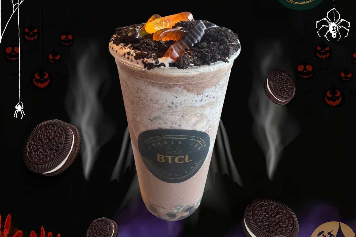 Graveyard Worm Milk Tea (made with cheesefoam & comes with boba) (700ml)