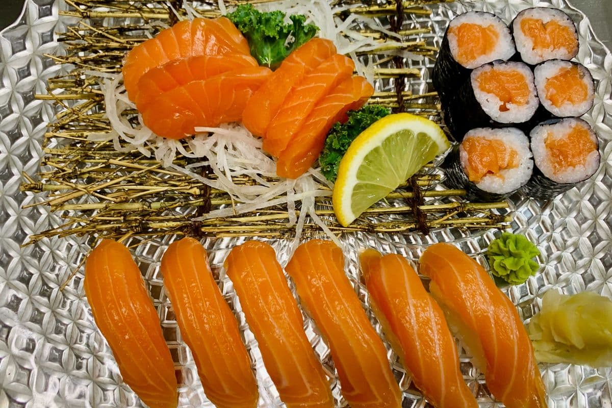 SM04 Salmon Combo A (18pcs)