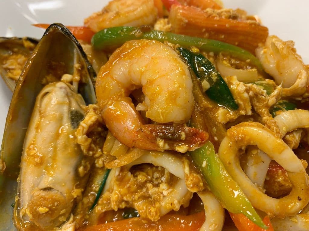 Stir Fried Curry Seafood 