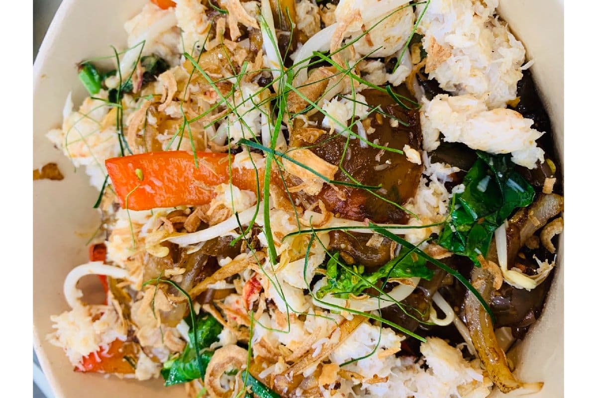 Pad Kee Mao Crab Meat