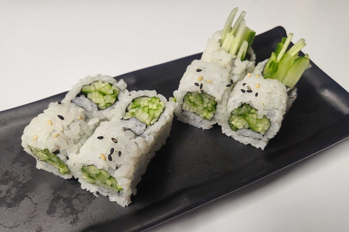 VR1. Cucumber Roll (8 pcs)